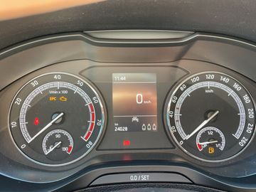 Skoda Karoq 1.0 TSI Clever LED SITZHZG V+H PDC ALU