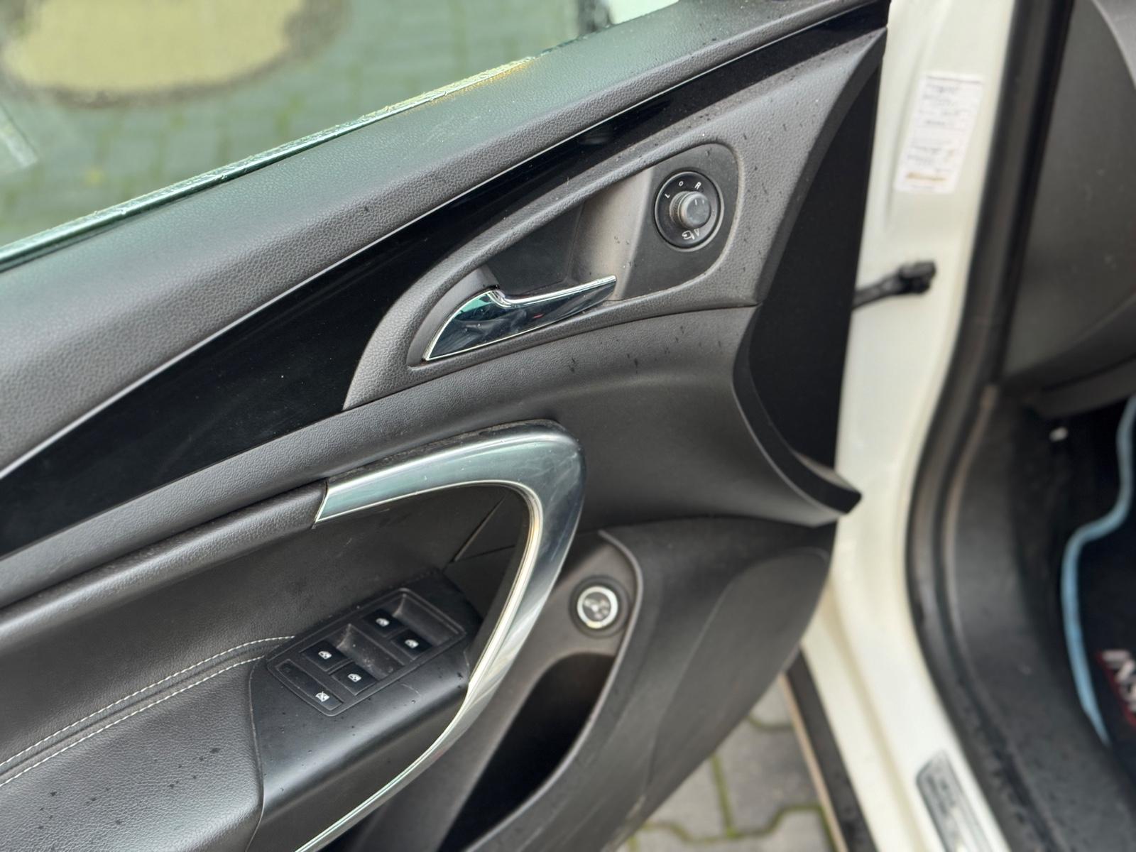 Opel Insignia 2011 — фото 16