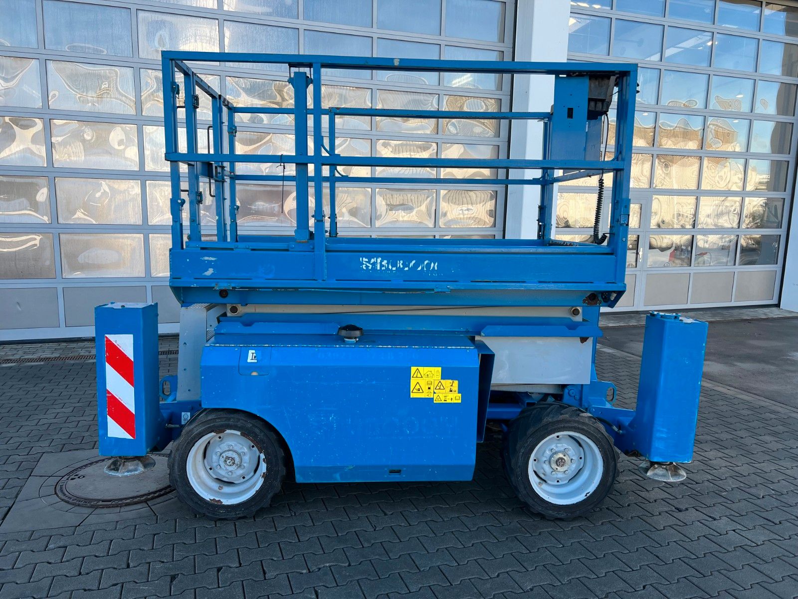 Fahrzeugabbildung Genie GS 3268 / 2.386h / Arbeitshöhe: 12m