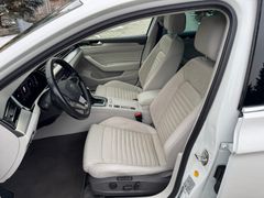 VW Passat Variant 2.0 TDI DSG Elegance