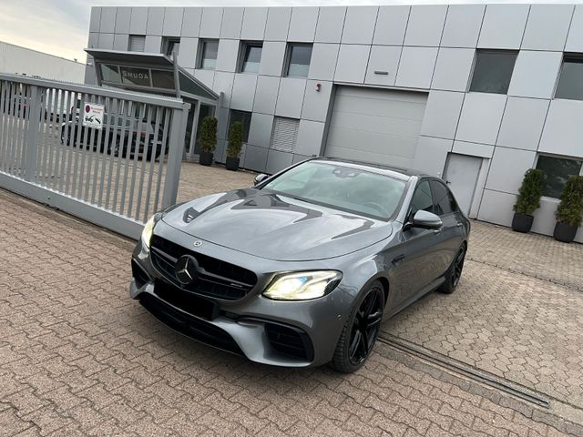 Mercedes-Benz E 63 AMG 4Matic+ PANO*VIRTUAL*360°*NAVI*LUFT*LED