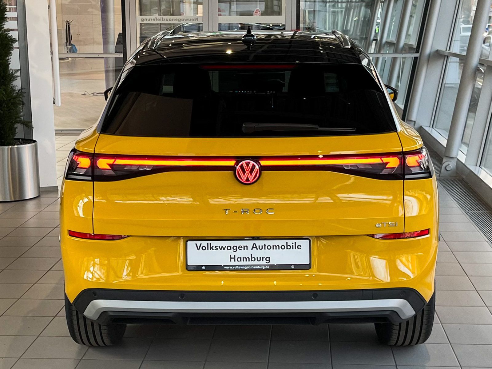Volkswagen T-Roc 1.5 eTSI Style DSG Panorama 360° LED foto 5