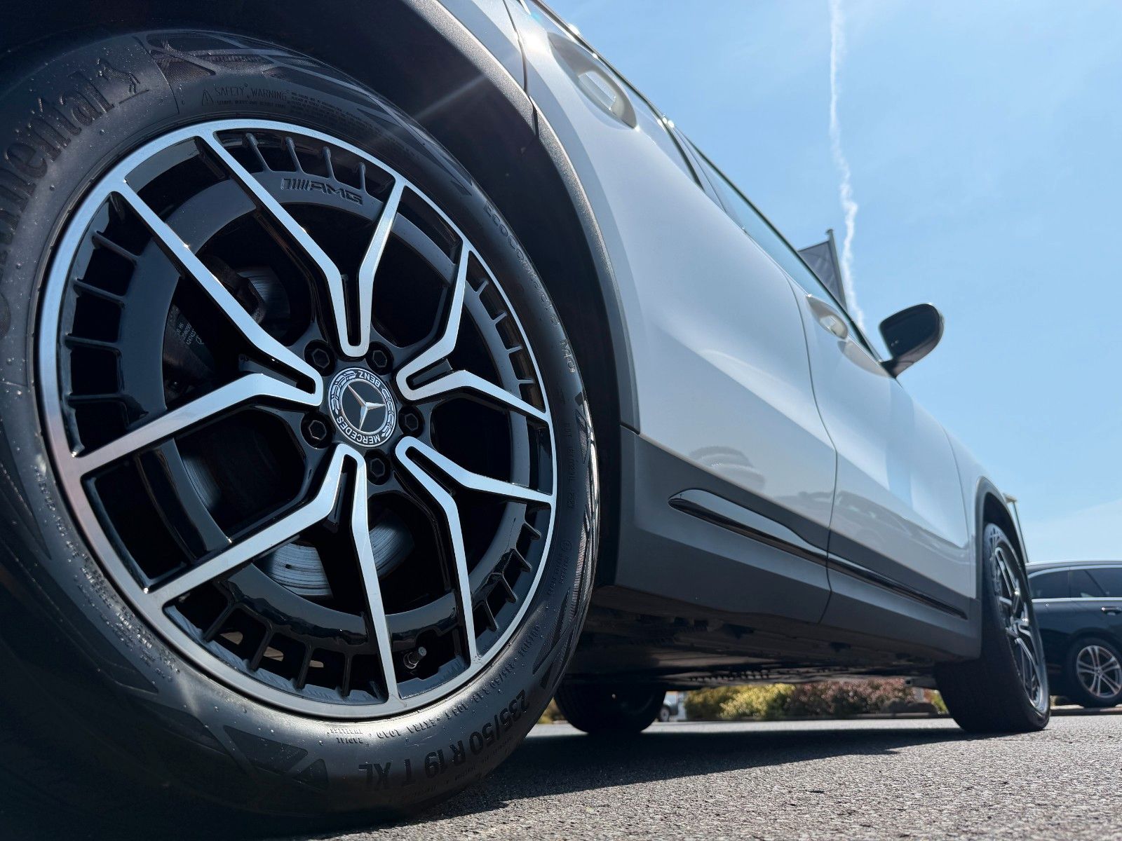 Fahrzeugabbildung Mercedes-Benz EQA 300 4M Progressive+19AMG+RKF+TotW+Ambiente+