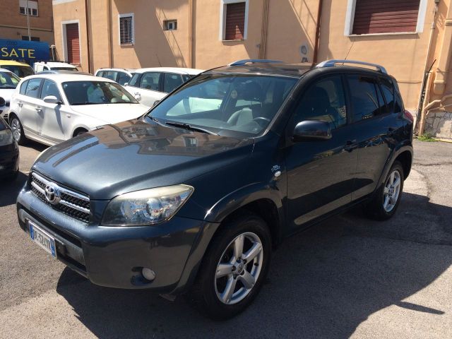 Toyota RAV 4 luxury 2.2 tdi 4x4 tagliandata con 