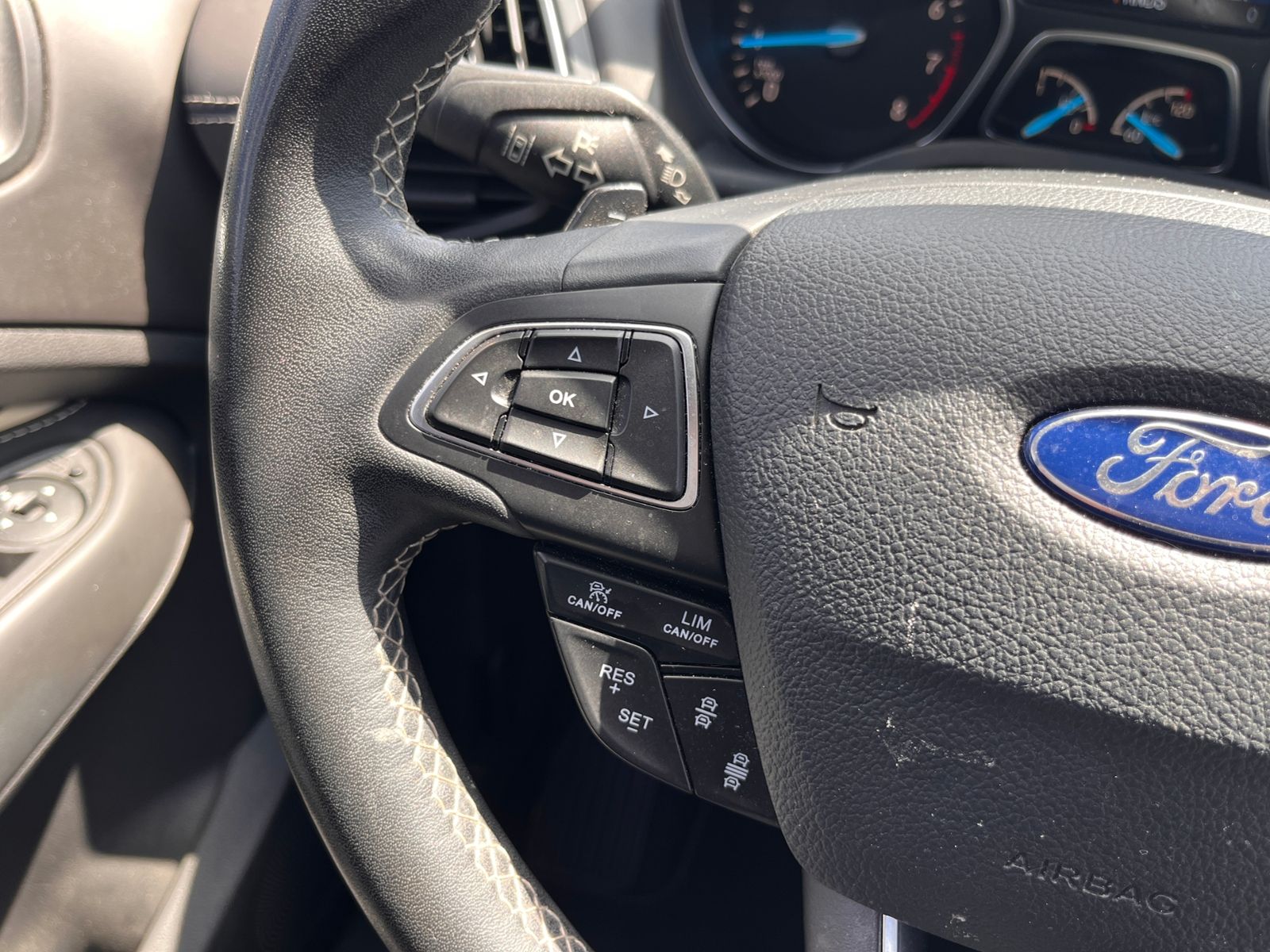 Fahrzeugabbildung Ford Kuga Vignale AWD AHK ACC * BEDINGT FAHRBEREIT
