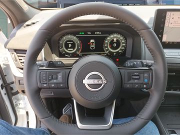 Nissan Qashqai Tekna+ 1.3 DIG-T °LED°PGD°RFK°HUD°BOSE°