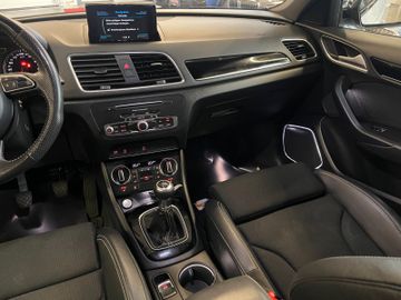 Audi Q3 sport 2,0 TDI S-LINE*LED*NAVI*AHK*HIFI*DAB*