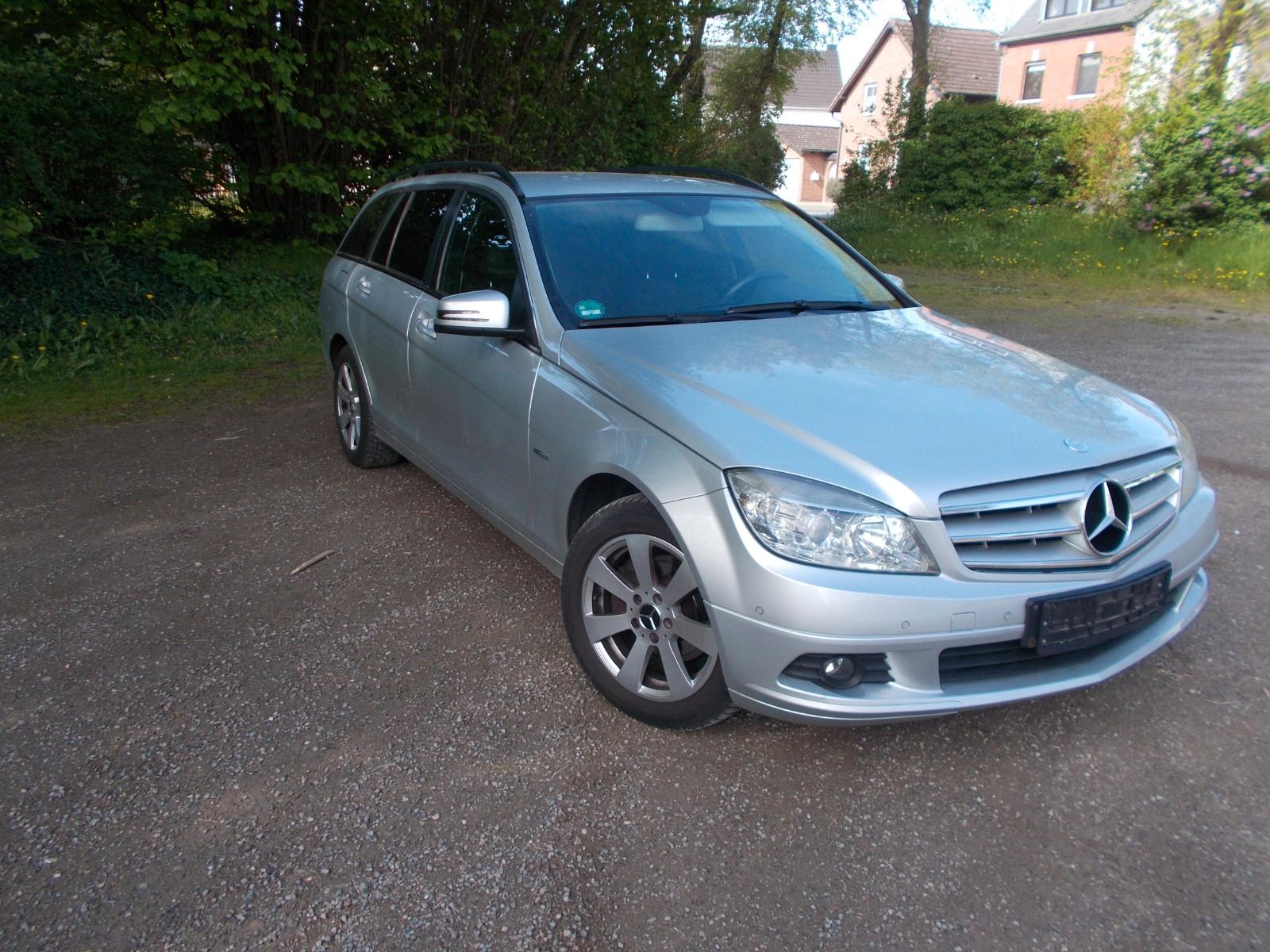Mercedes-Benz C200 2011 — photo 11