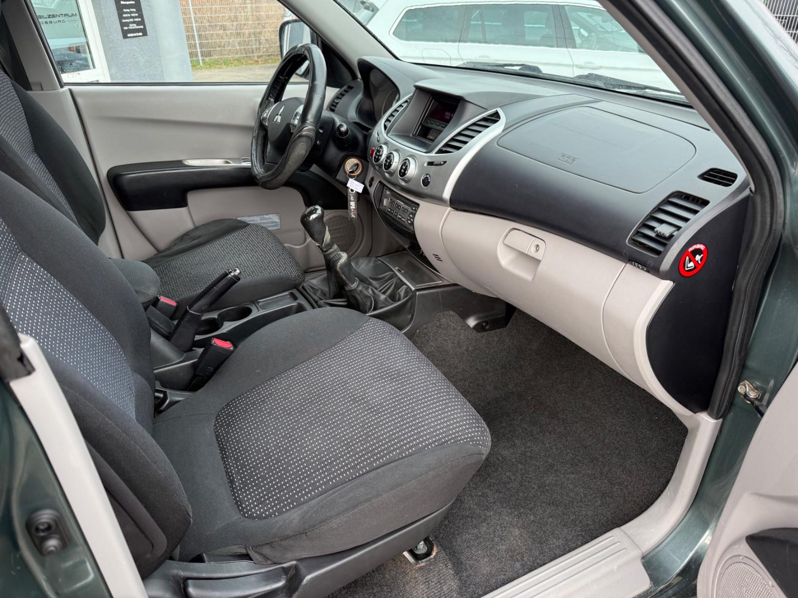 Mitsubishi L200 Intense 2.5 Doppelkabine 4WD /KLIMA/4x4/
