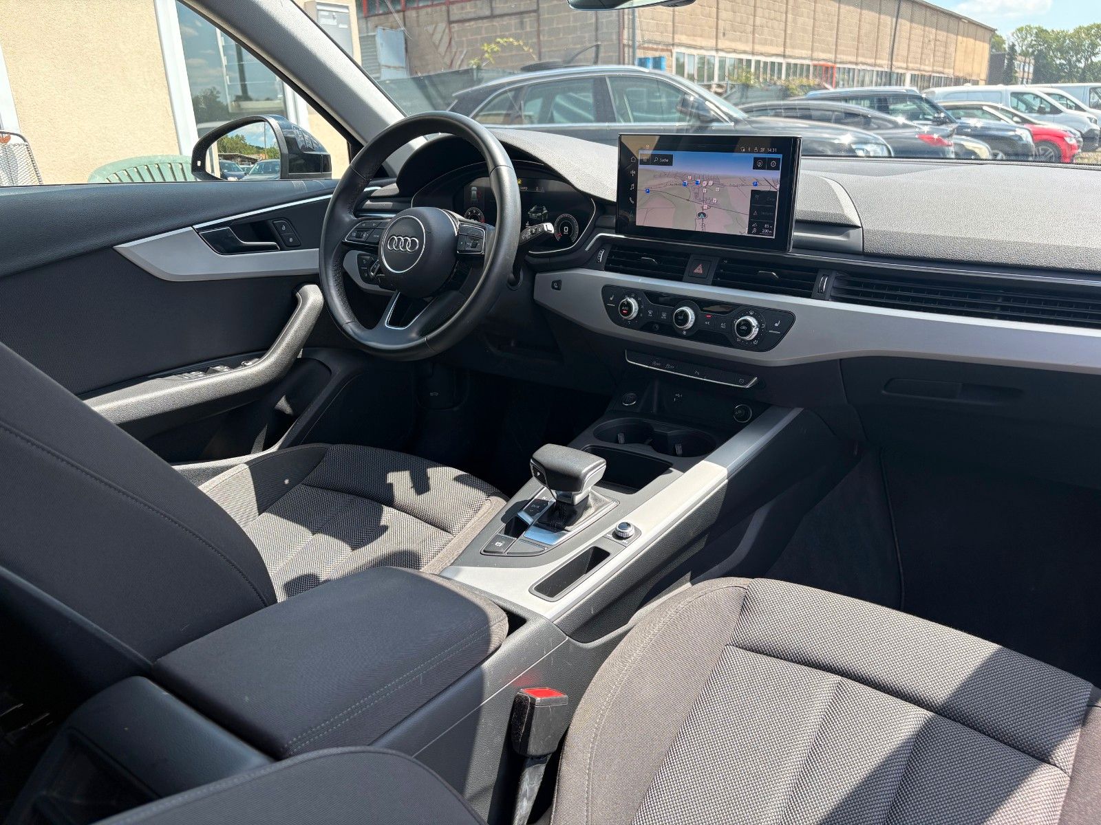 Fahrzeugabbildung Audi A4 Avant 35 TDI advanced Aut Navi LED AHK Kamera