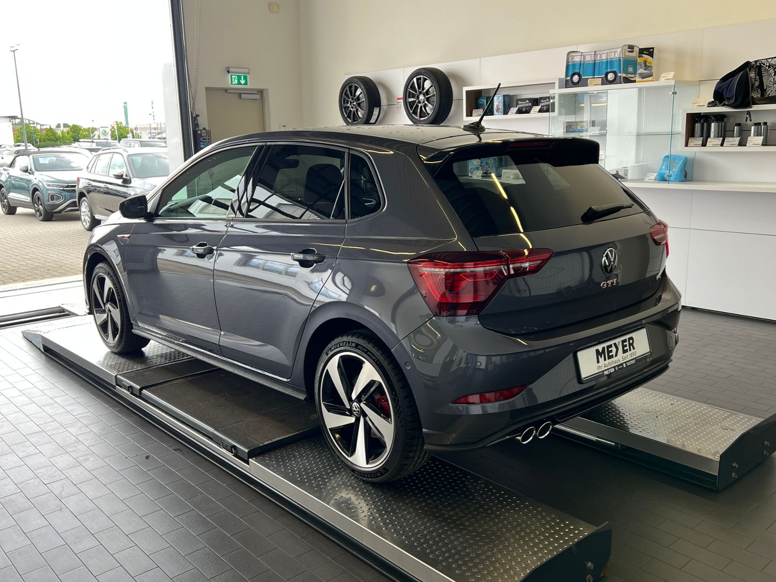 Fahrzeugabbildung Volkswagen Polo GTI 2.0 TSI DSG *IQ.Light, ACC, Ready2Disco