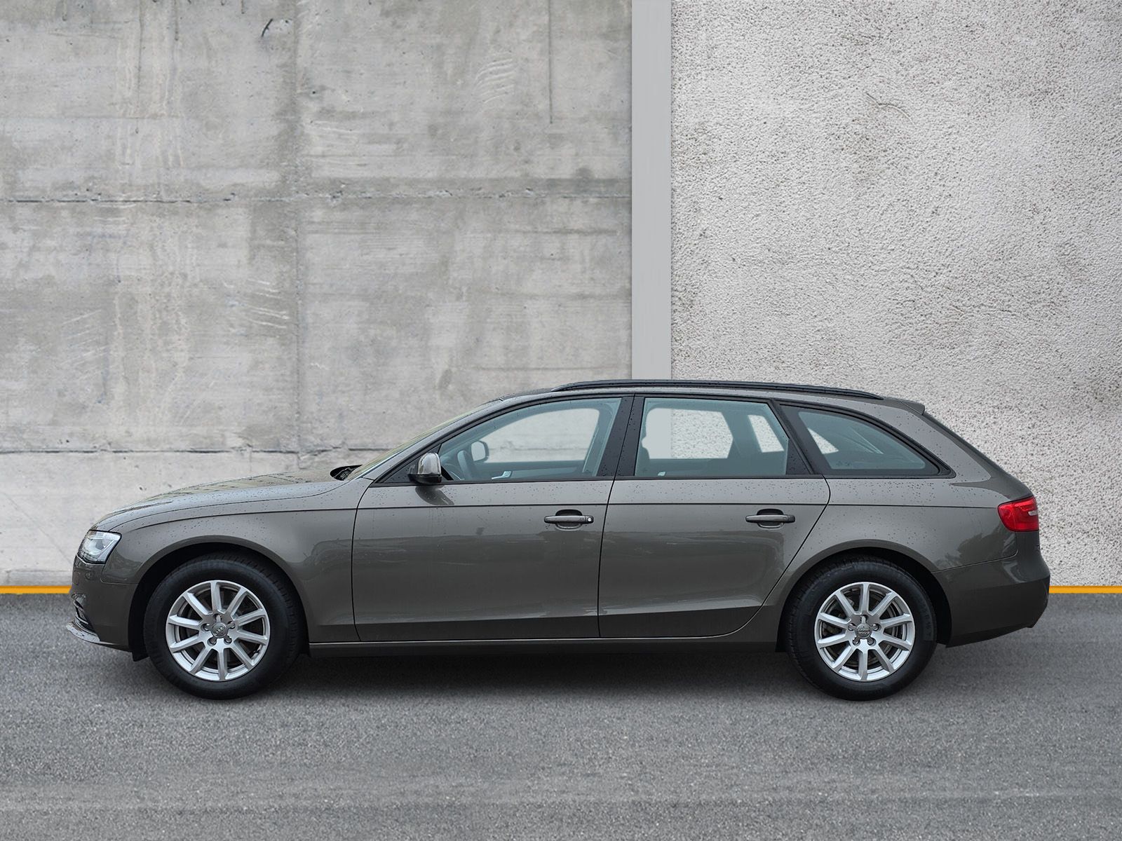 Fahrzeugabbildung Audi A4 Avant 1.8 TFSI Attraction 1.HAND XENON AHK