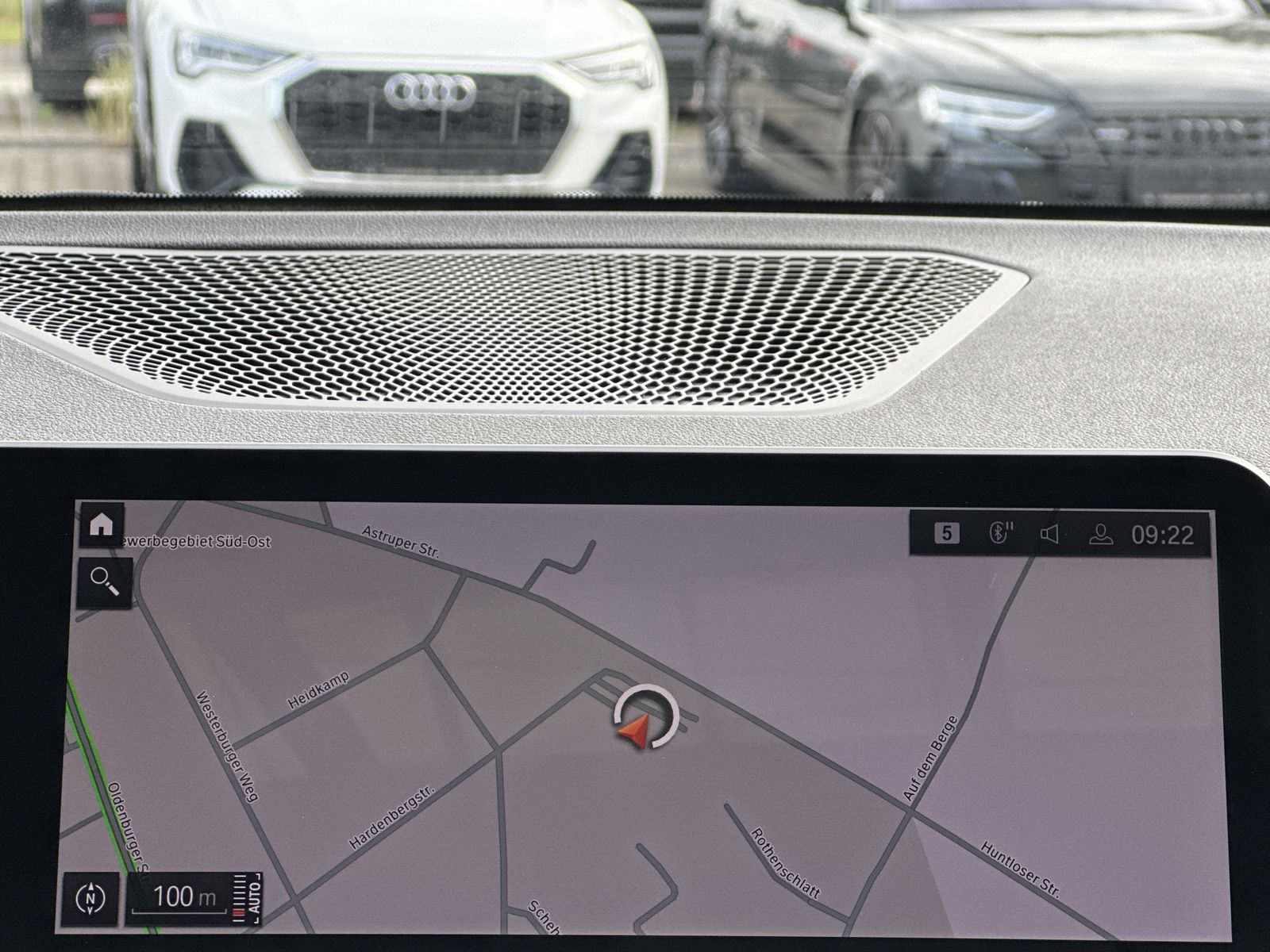 Fahrzeugabbildung BMW 220i Coupé M-Sport NAV+LED+PANO+VCOCK+DA+KAM+2HD