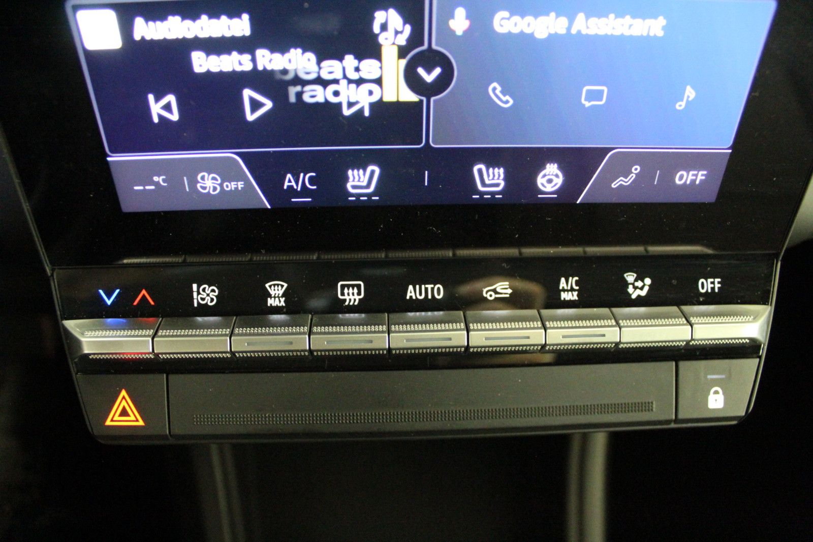 Fahrzeugabbildung Renault Captur TCe 115 KISS Sondermodell *Winter-Pak*Nav