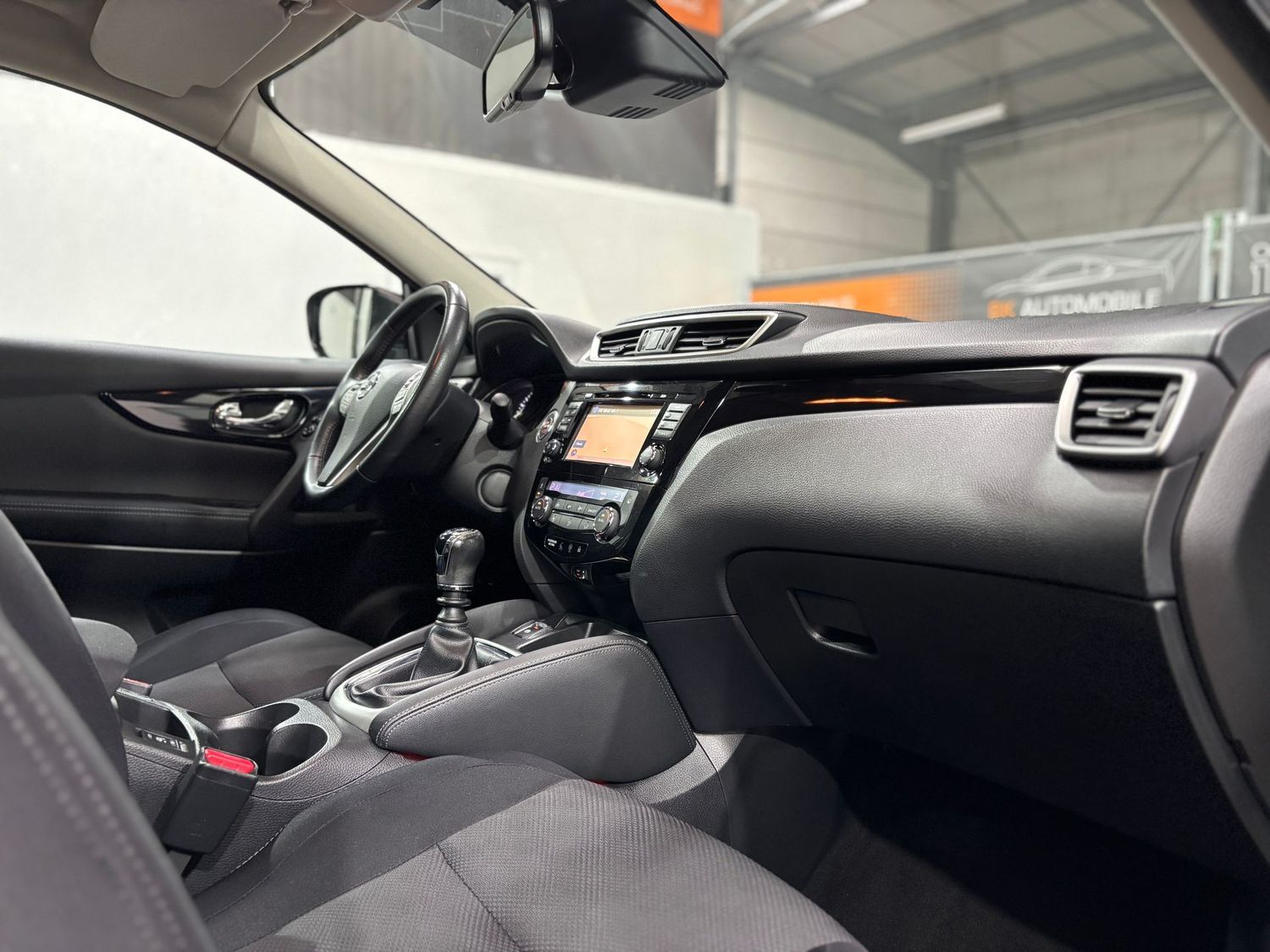 Fahrzeugabbildung Nissan Qashqai N-Vision#Kamera#Spur#Verkennung#Tempo