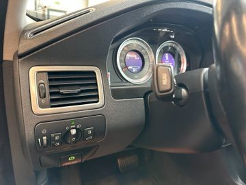 Volvo V70 Kombi Momentum *Leder*