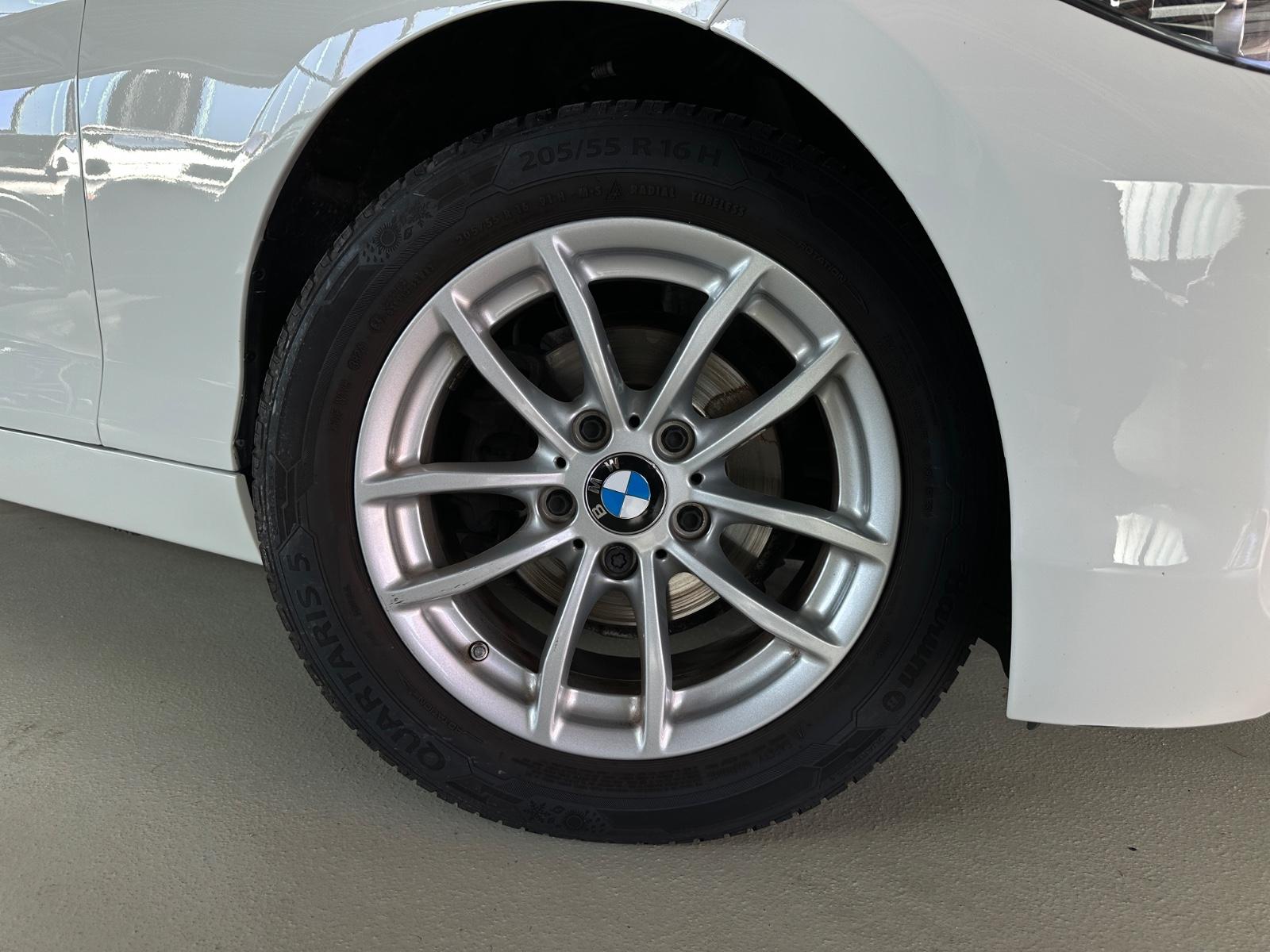 BMW 116i Advantage PDC/SHZ/