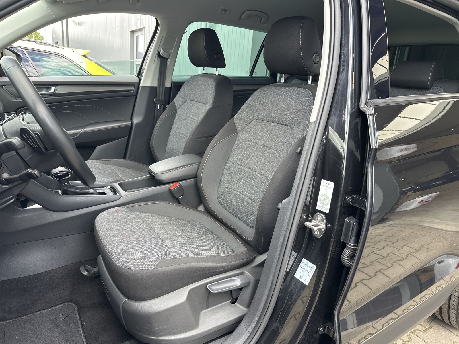 Fahrzeugabbildung SKODA Kodiaq 2.0 TDI DSG Clever NAV+LED+ACC+AHK+SHZ+PP