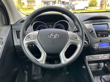 Fahrzeugabbildung Hyundai ix35 2.0 Style 2WD*Keyless*PDC*AHK*Bluetooth*