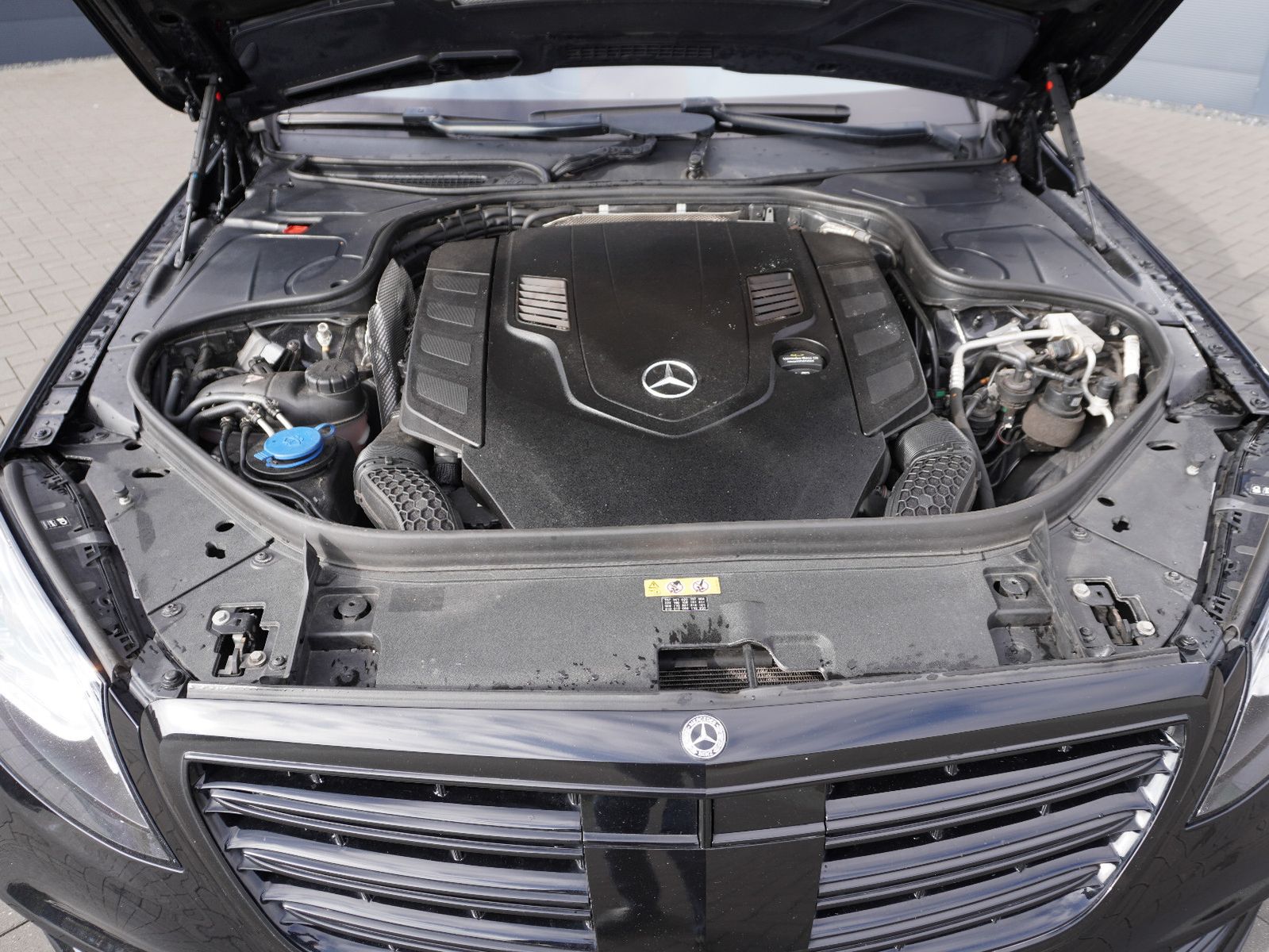 Fahrzeugabbildung Mercedes-Benz S 560 4Matic L AMG