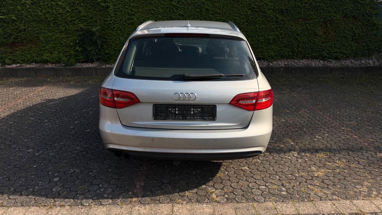 Audi A4 2012 — photo 8
