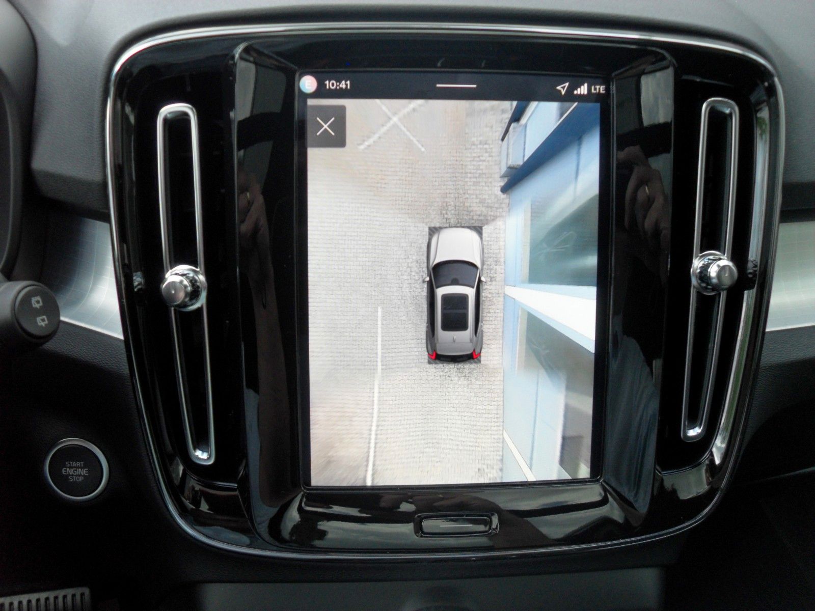 Fahrzeugabbildung Volvo XC 40 Plus Black Edition | PD | LED | ACC