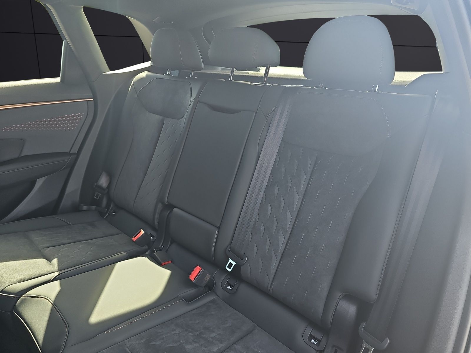 Fahrzeugabbildung CUPRA Terramar 1.5 eTSI DSG ACC LED NAVI