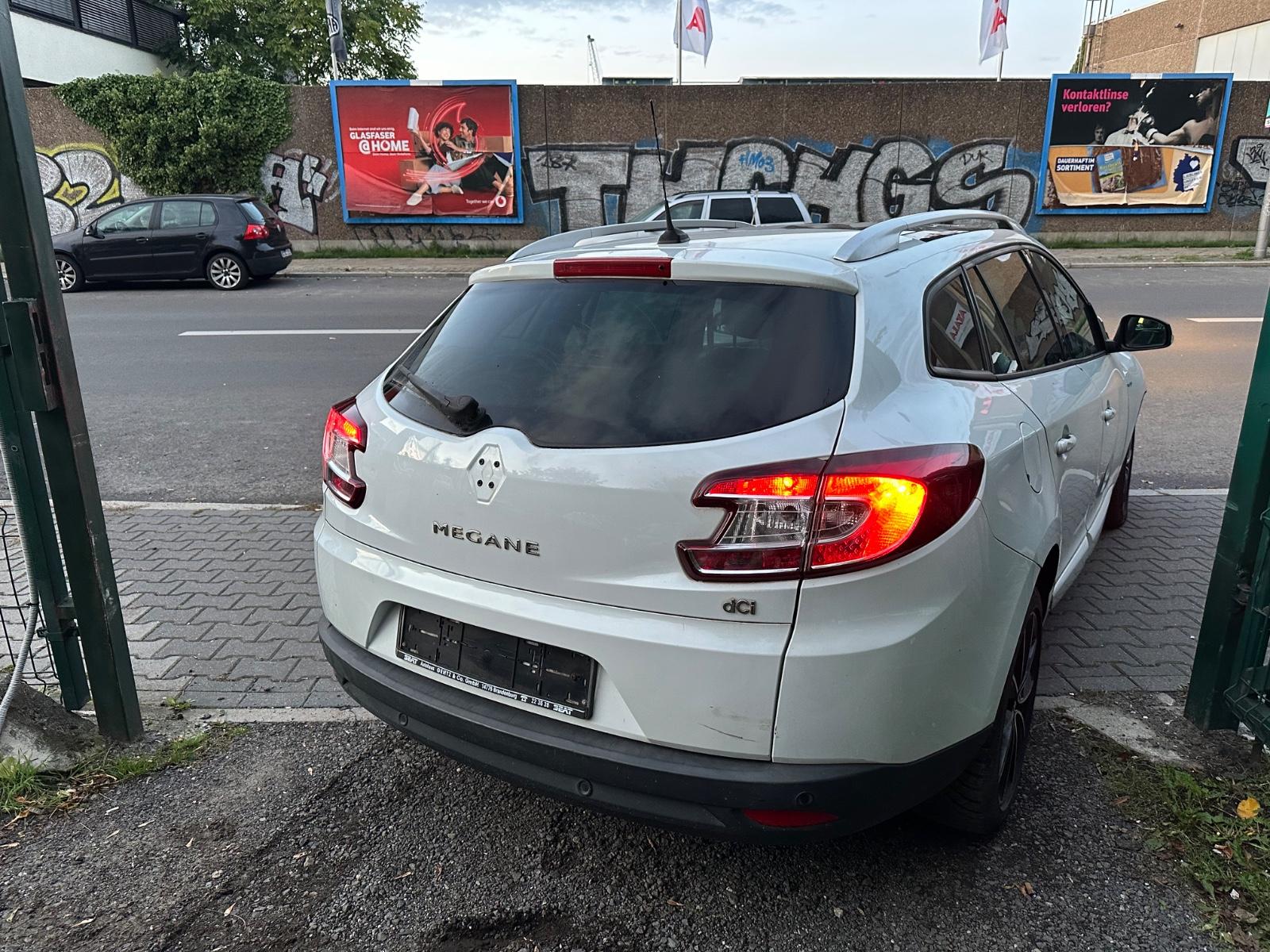 Renault Megane 2012 — rear view