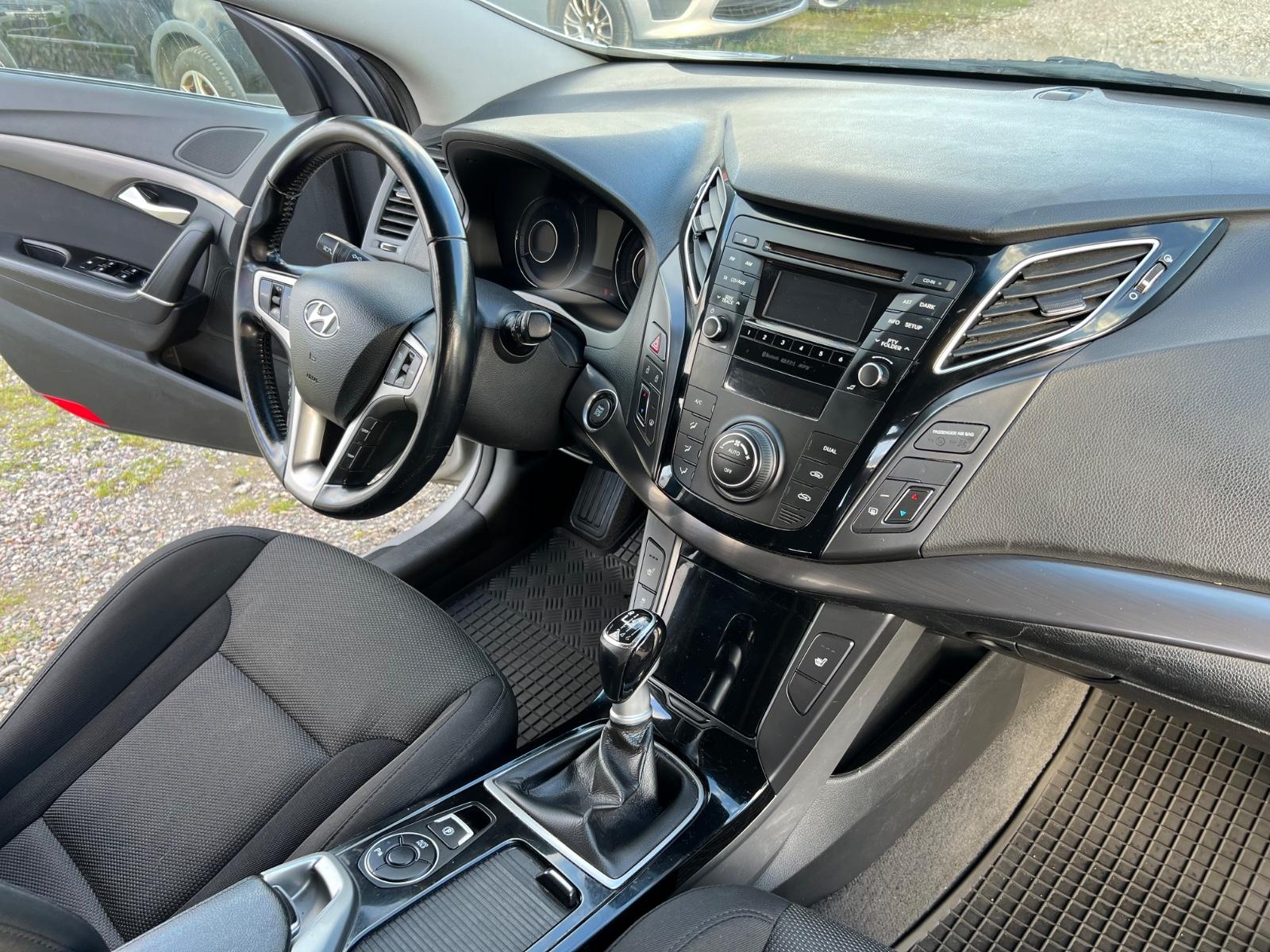 Hyundai i40 2013 — photo 19