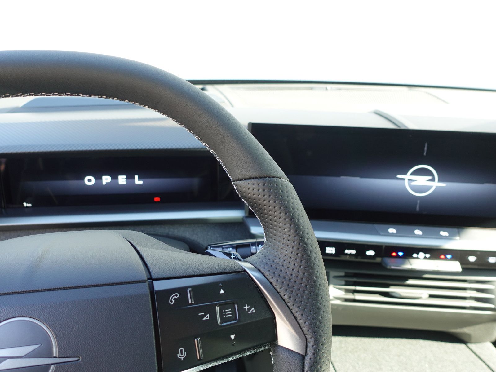 Fahrzeugabbildung Opel Grandland GS, Head Up, LED, PP, Navi, RFK