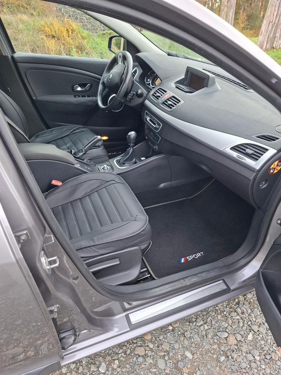 Renault Megane 2009 — салон