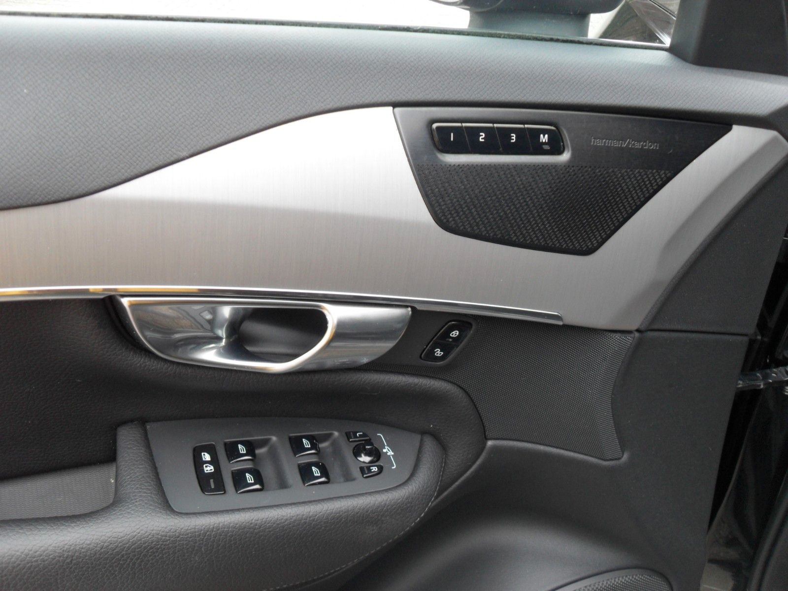 Fahrzeugabbildung Volvo XC90 T8  Inscription Expression