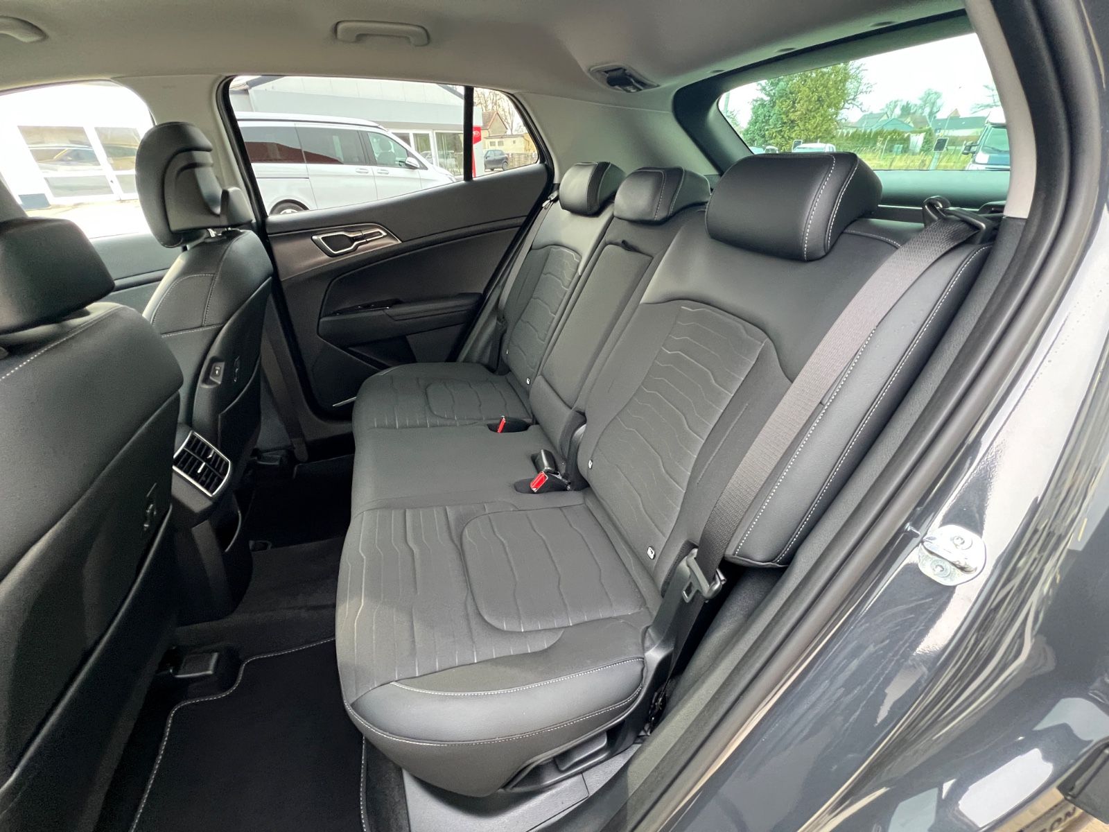 Fahrzeugabbildung Kia Sportage 1.6 T-GDI EcoDyn. 118kW Vision DCT AWD