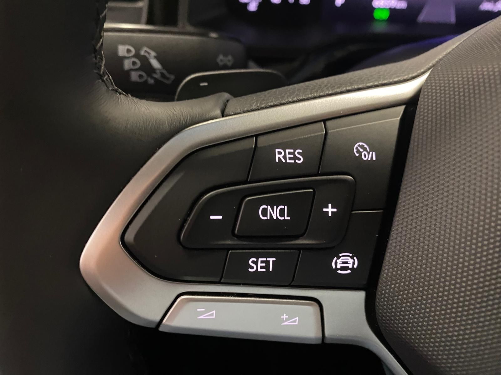 Fahrzeugabbildung Volkswagen Taigo 1.5 TSI ACT Life APP+MATRIX+ALLWETTER+RFK+