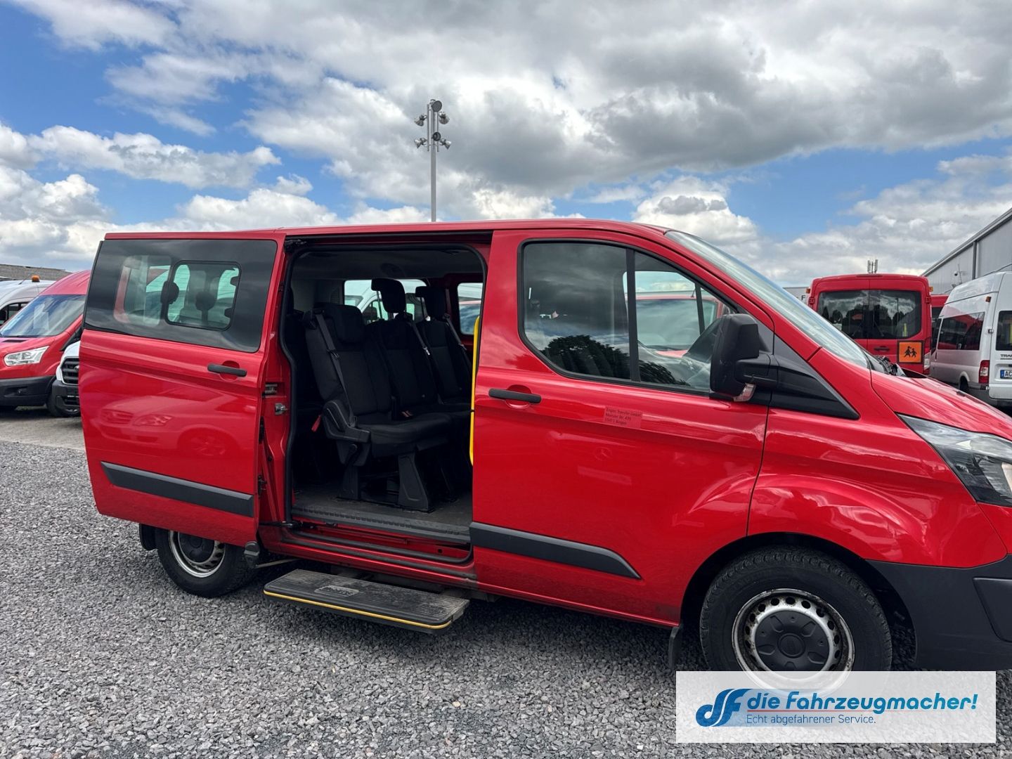 Fahrzeugabbildung Ford Transit Custom Kombi 300 L1 2.2 TDCi *8409