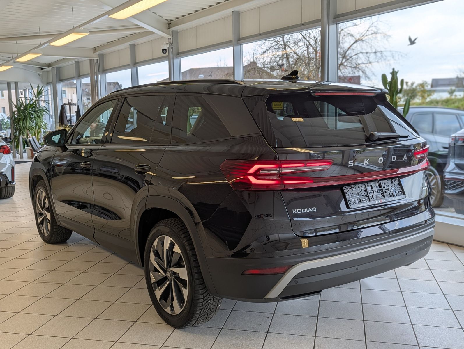 Fahrzeugabbildung SKODA Kodiaq 2.0 4x4 Selectio Pano Matrix StHz AHK 19"