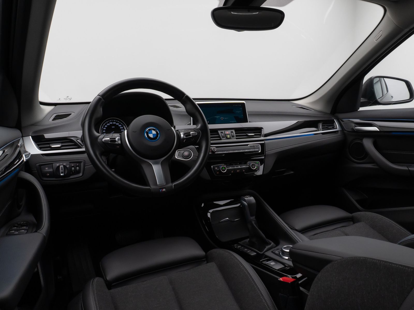 Fahrzeugabbildung BMW X1 xD25e Sport Line Kamera DAB Navi LED Komfort