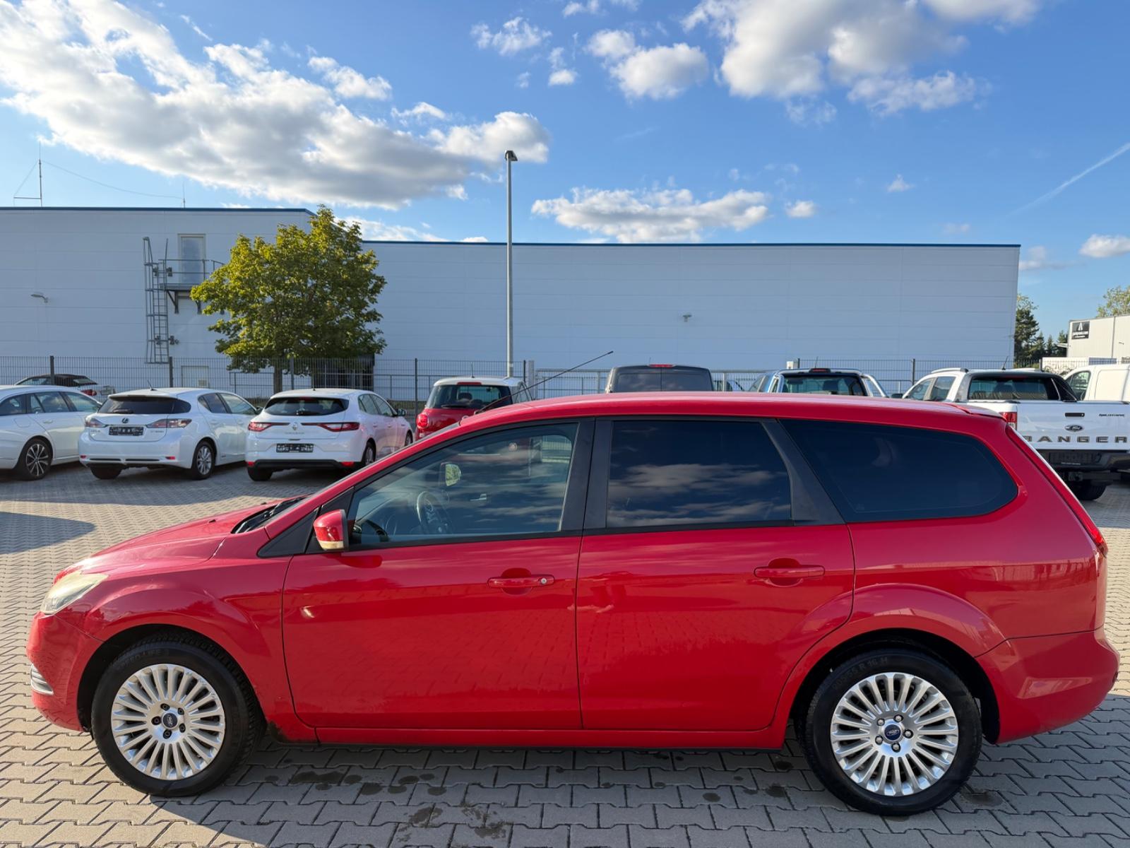 Ford Focus 2010 — photo 8