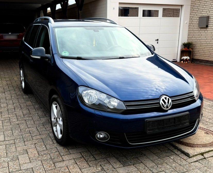 Volkswagen Golf 2011 — rear view