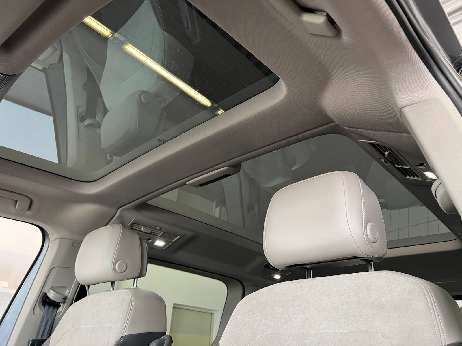 Fahrzeugabbildung Volkswagen Multivan T7 Style 2.0 TDI DSG *AHK, IQ.Light, Pa