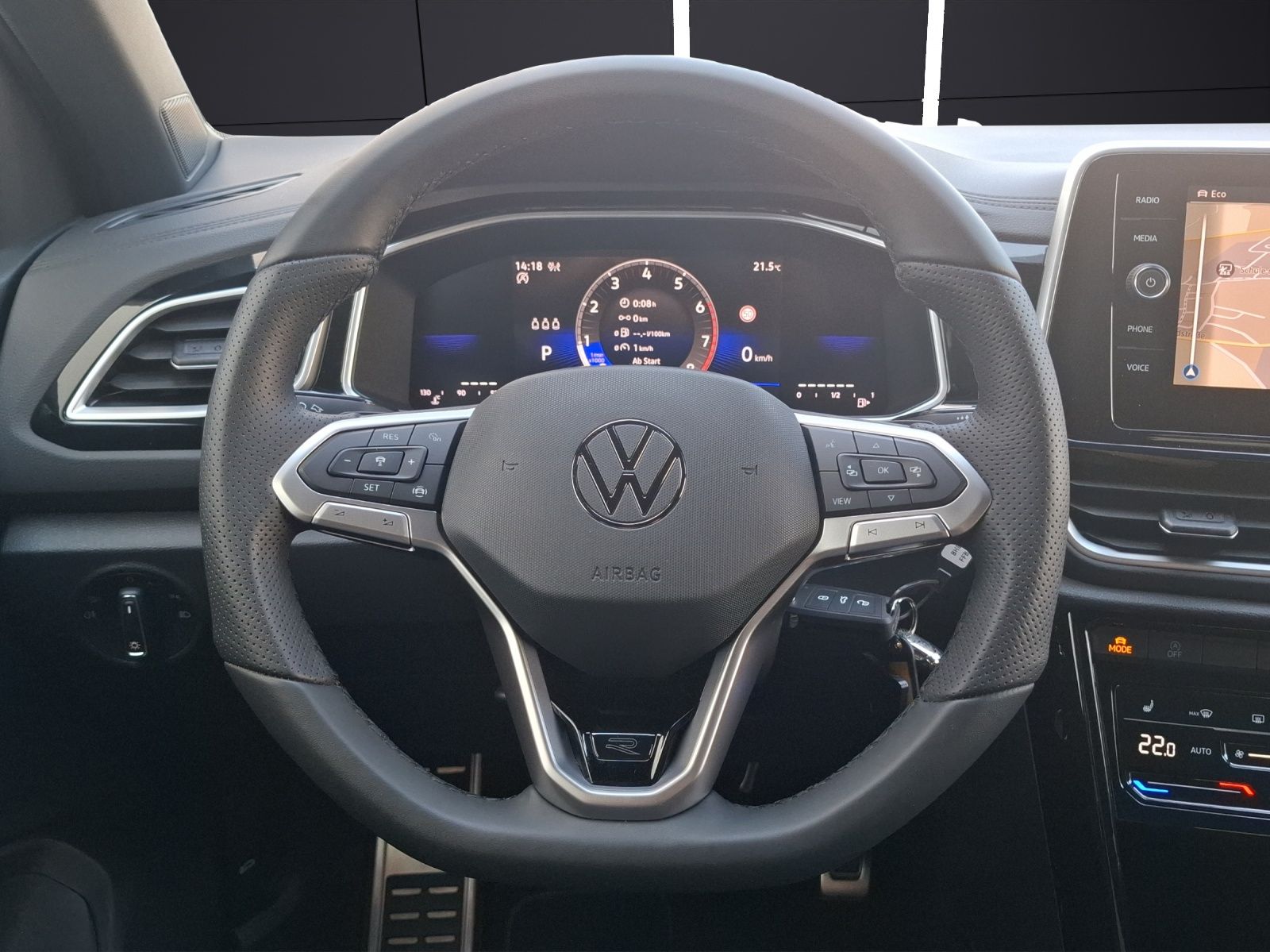 Fahrzeugabbildung Volkswagen T-Roc TSI R-Line DSG LEDplus AHK Navi AID ACC RF