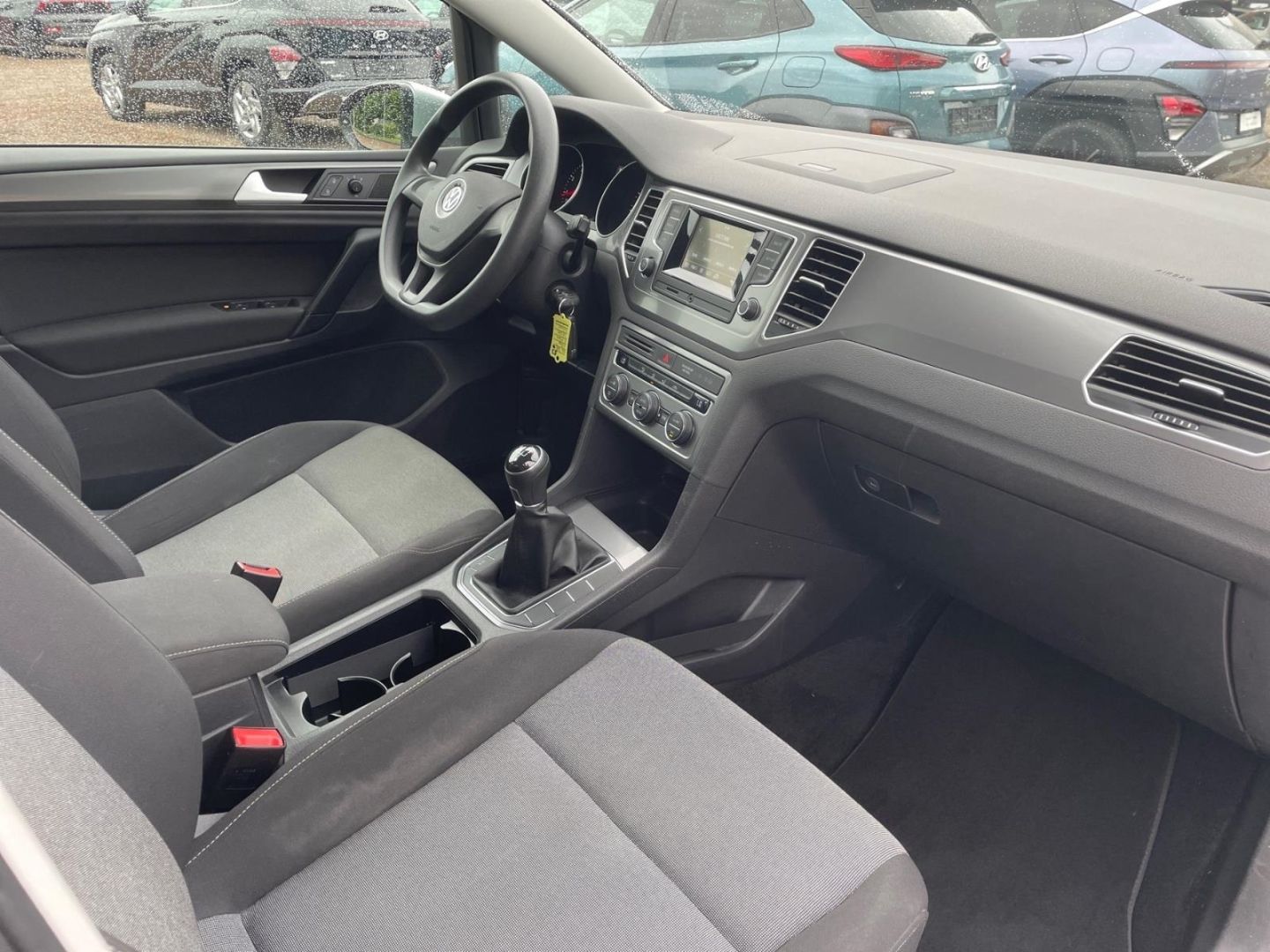 Fahrzeugabbildung Volkswagen Golf Sportsvan 1.2 TSI Trendline Allwetterreifen