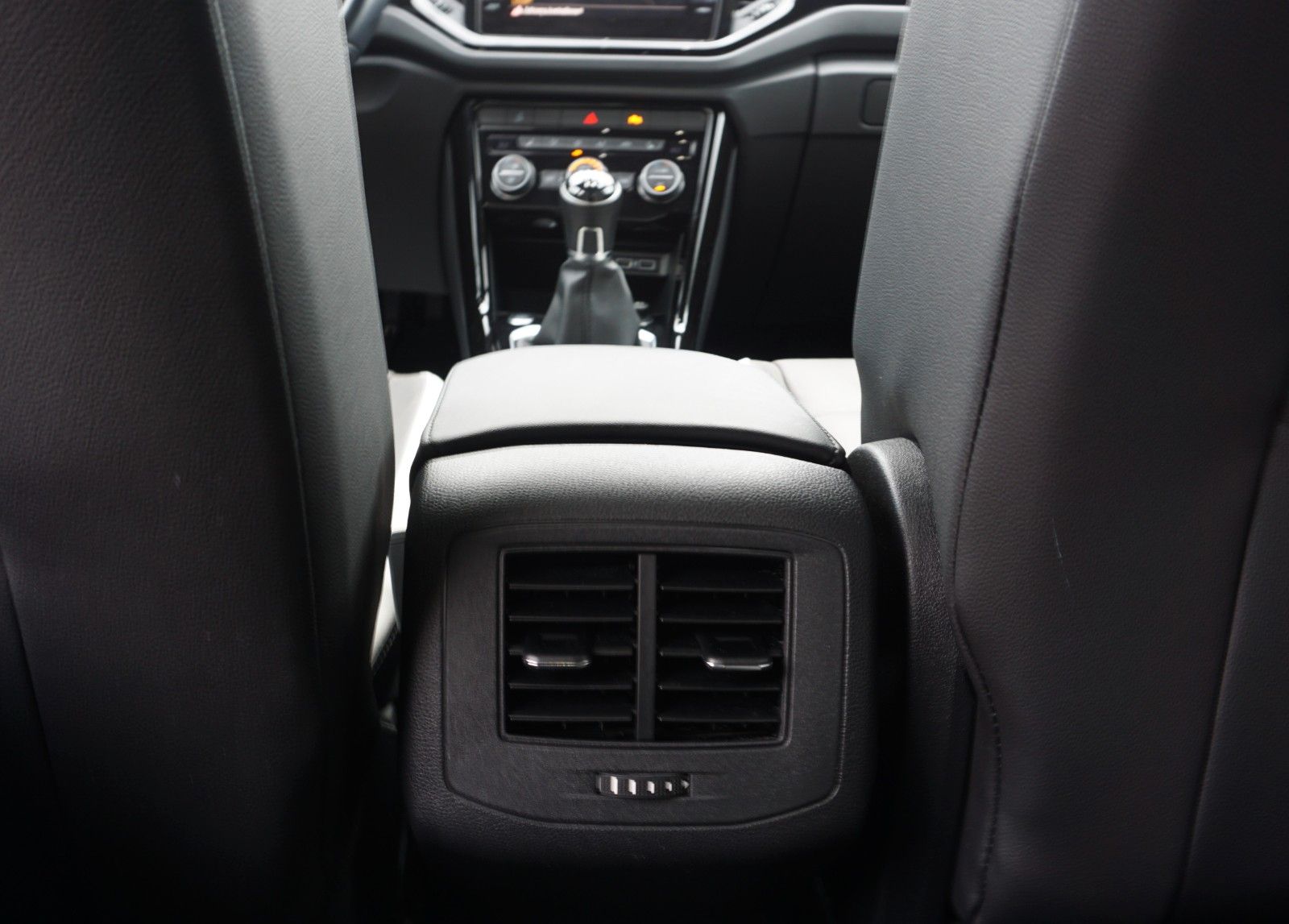 Fahrzeugabbildung Volkswagen T-Roc Style, Leder, Kamera, Black Edition, LED