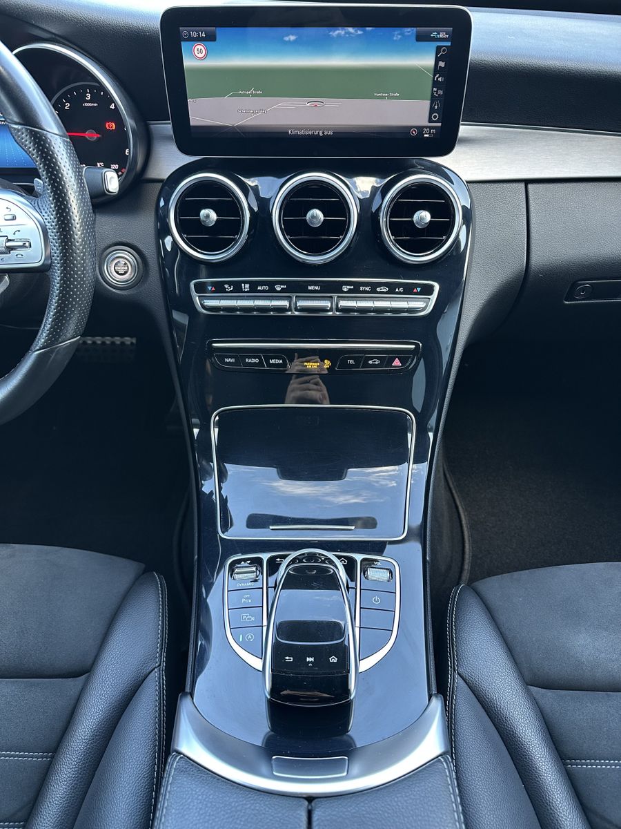 Fahrzeugabbildung Mercedes-Benz C 300d AMG-Line NAV+LED+KAMERA+MEMORY+18ZOLL+1HD