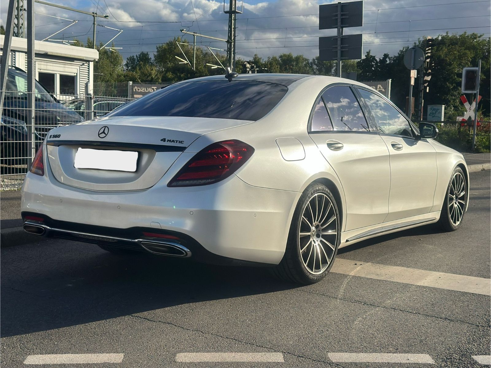 Fahrzeugabbildung Mercedes-Benz S 560 4MATIC*AMG LINE+MOD.2018*