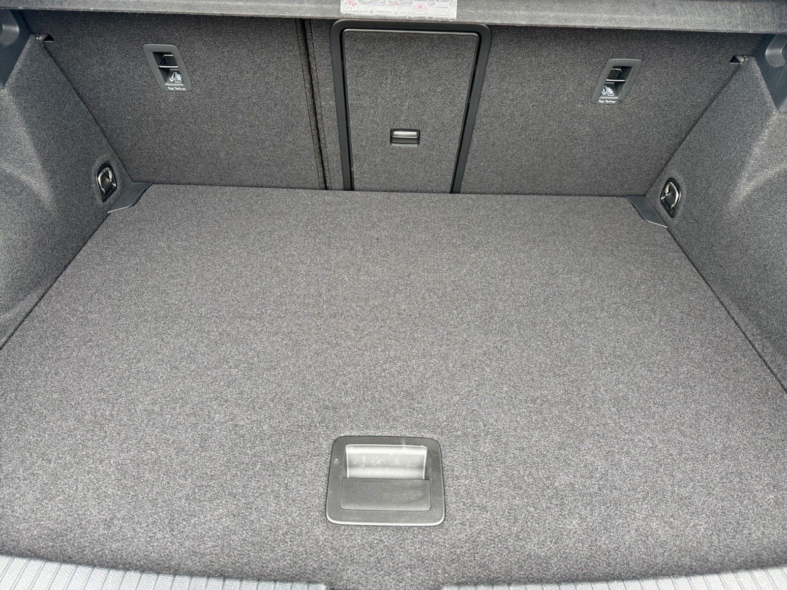 Fahrzeugabbildung Volkswagen T-Roc Sport 1.5 TSI