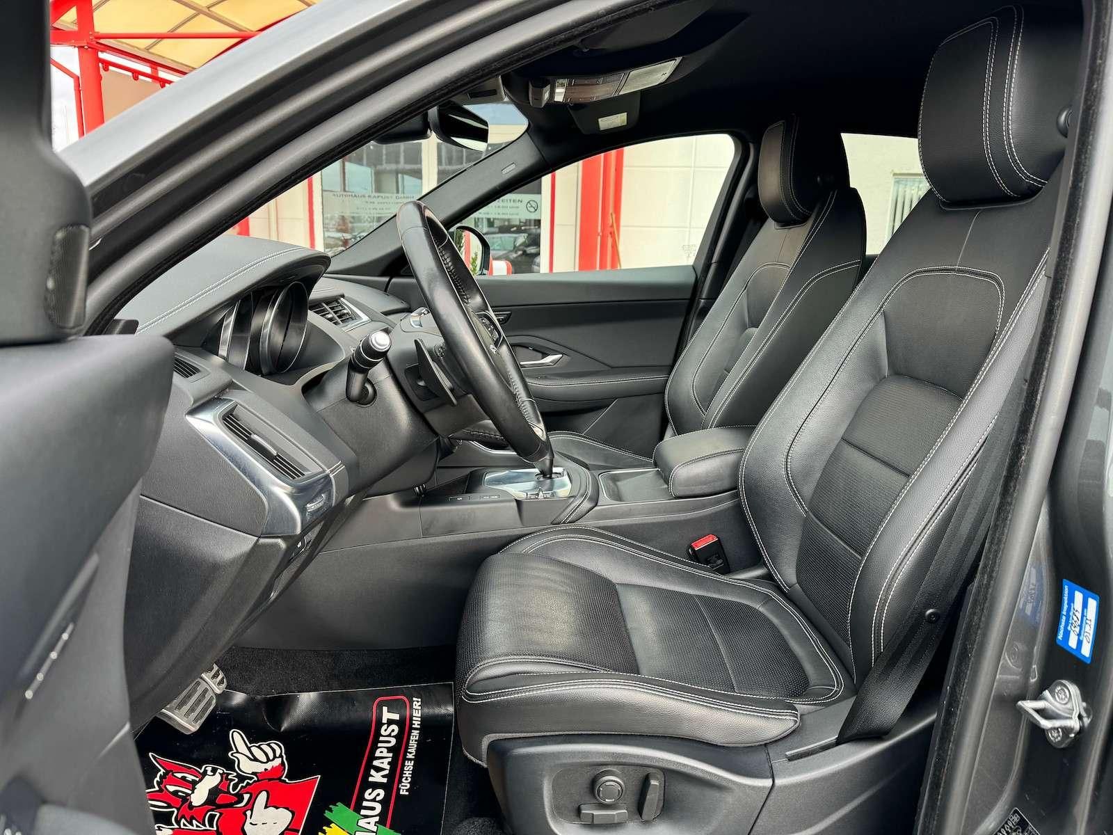 Fahrzeugabbildung Jaguar E-Pace P250 R-Dynamic Black LED/Nav/VZE/Spur/...