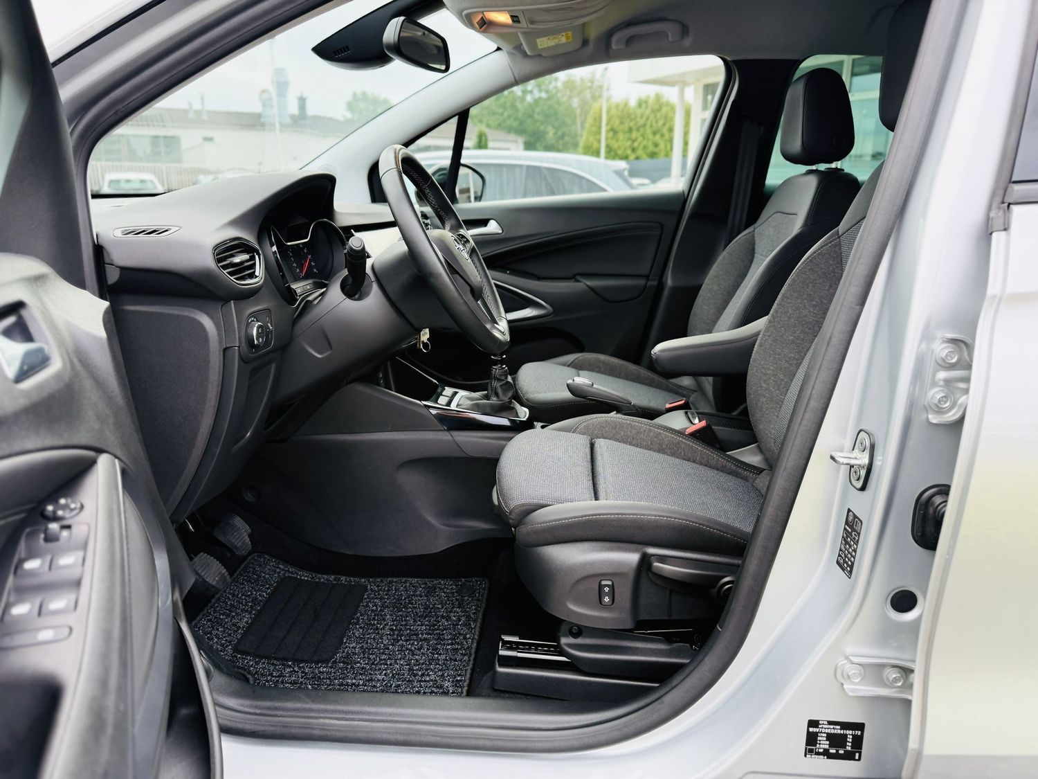 Fahrzeugabbildung Opel Crossland X 1,2 T ENJOY, Navi, LED, RFK, PTS, SH