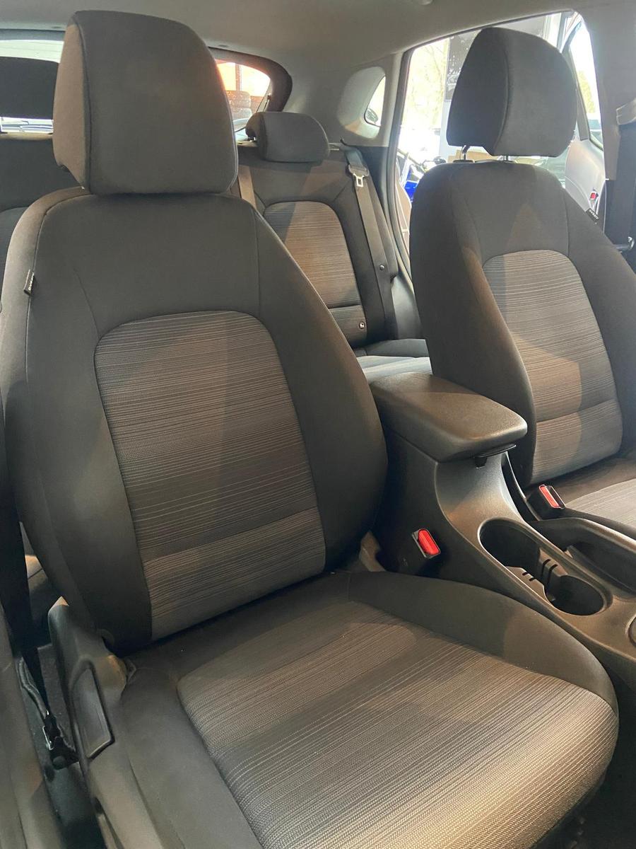Hyundai Kona Pure 2WD