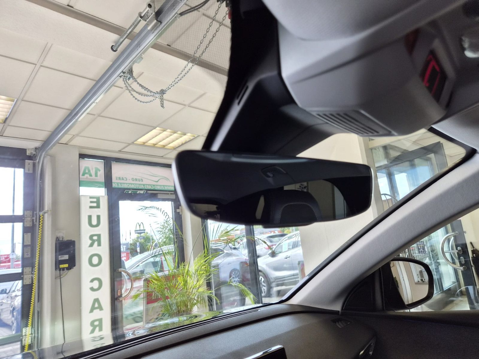 Fahrzeugabbildung Peugeot 3008 Hybrid 225 Roadtrip / LED/KAMERA/GARANTIE